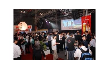 Cho thuê máy chiếu đào tạo Học viên thư pháp